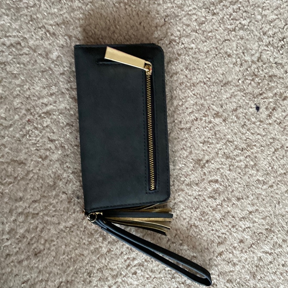 black wallet